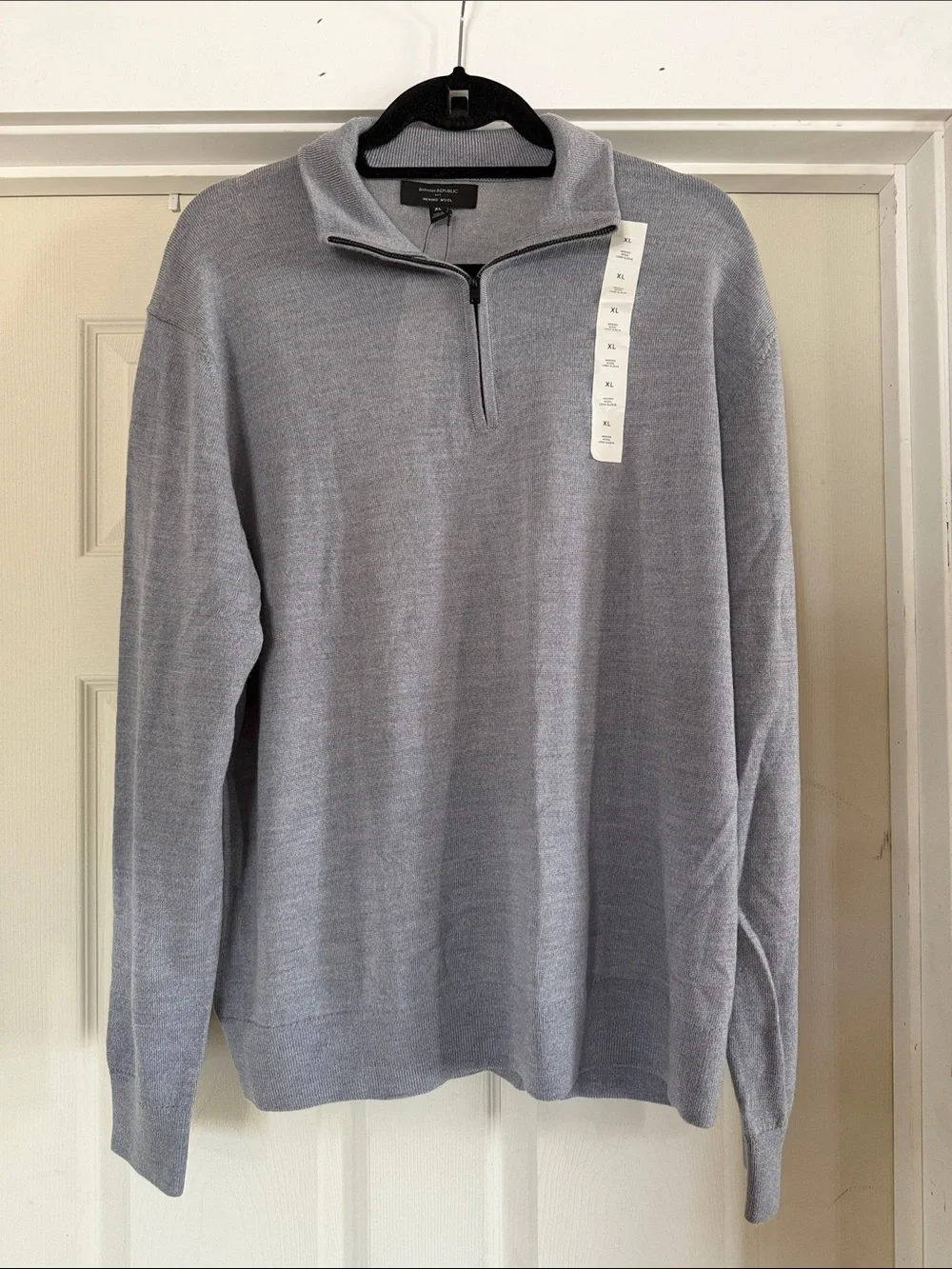 Banana Republic Men’s Merino Wool Light Gray Quarter-Zip‎ Sweater XL